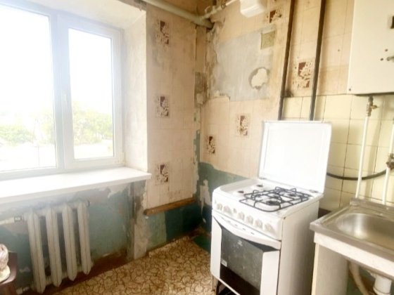 Продам 3комн квартиру ул.Молодогвардейская  Левый берег  жм Солнечный Днепр