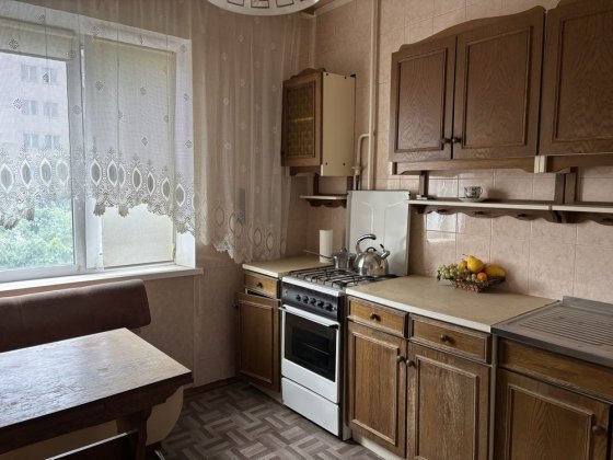 Продам 4-кімнатну квартиру ЧН серії в районі Льотки Чернигов