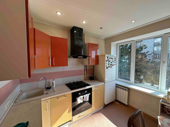 Продам 4к квартиру ул Казакова, 4, парк Гагарина - фото 1