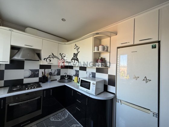 Дизайнерська 3-кімнатна квартира-студія Черкаси