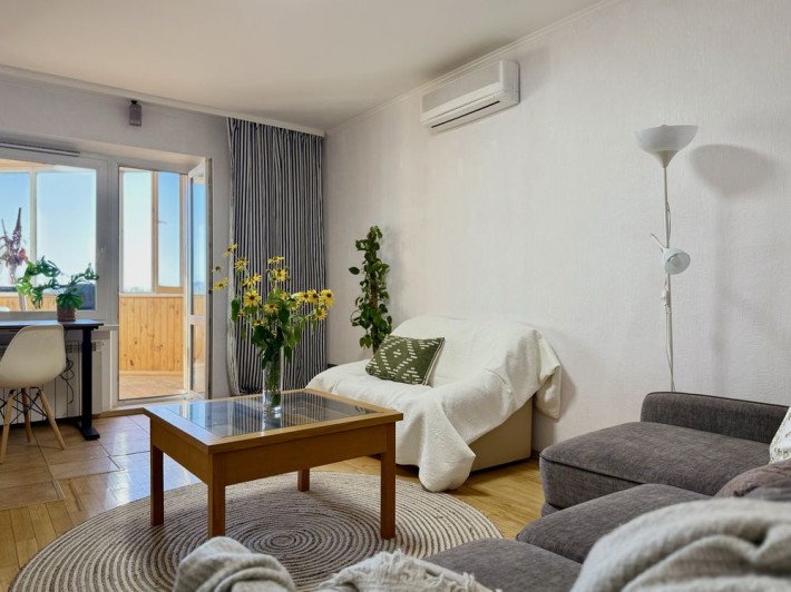 Видова 3 кімн квартира, 90 кв/м з ремонтом, меблями та лісом за вікном - фото 1