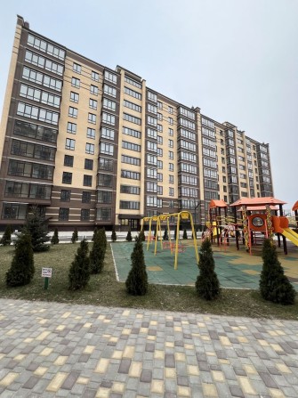Простора 2-кімнатна в новобудові — 70 м² комфорту! - фото 1