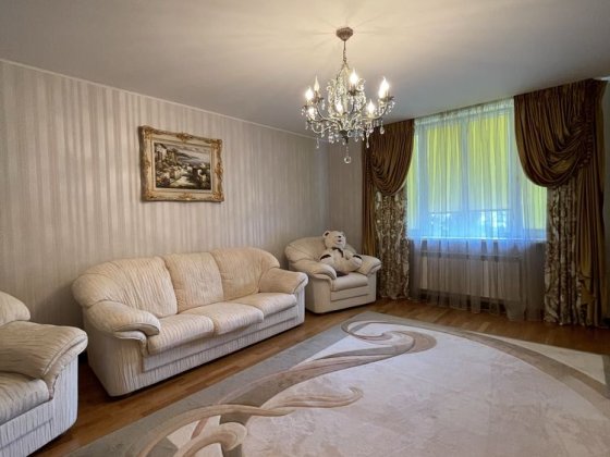 Продам 2к квартиру Бажана 1М Киев