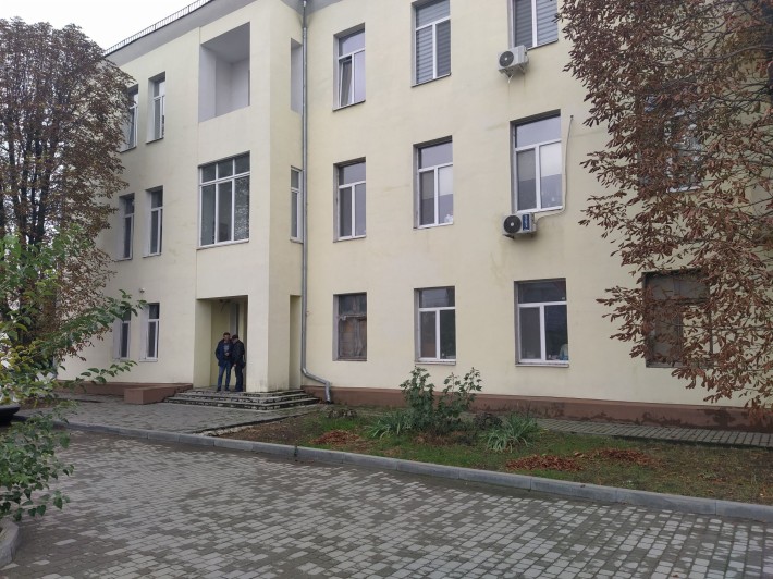 Продаж квартири студії 72 кВ.м - фото 1