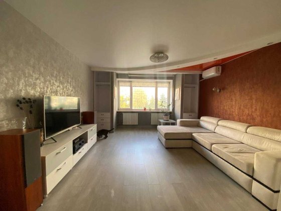 Продам 2 к. квартиру сРЕМОНТОМ ж/м Тополь1 Днепр