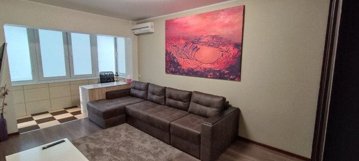 Берестейський проспект 25, метро" Політехнічний інститут", КПІ. - фото 1