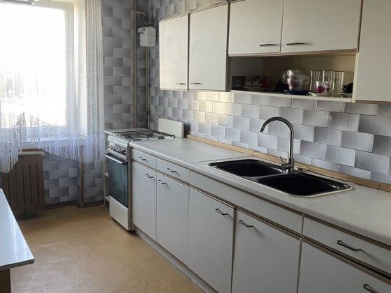 Продам трикімнатну квартиру , центр Житомир