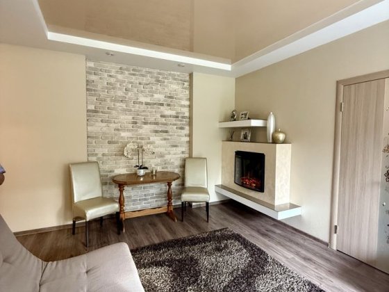 Продам трех комнатную на земле в тихом районе Днепра Днепр