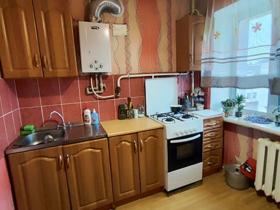 Продам 2 кімнатну в центрі біля Житнього ринку Житомир