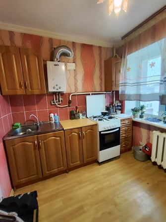 Продам 2 кімнатну в центрі біля Житнього ринку - фото 1