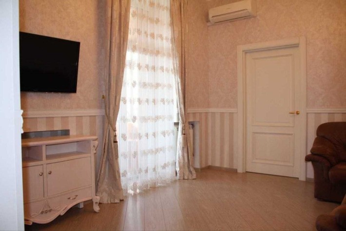 2К 52м Вул. Шота Руставелі 40/12 Терміново - фото 1