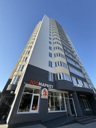 Продам ВИДОВУ 1к.кв в центрі міста! Зданий будинок! - фото 1