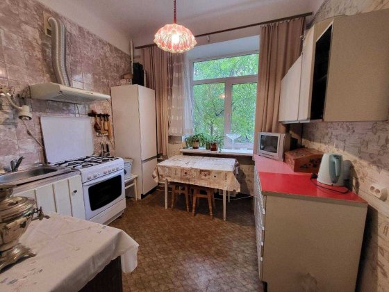 2-к Тарасівська, 3, Голосіївський центр Ботанічний сад Київ