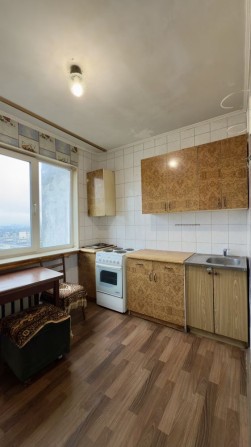 3-кімнатна квартира під ремонт, вул. Лятушинського, поруч метро та ТРЦ - фото 1