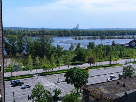 Продам 2х к. квартиру на Победе, ЖК River Park. Днепр