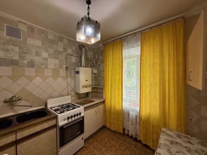 Продаж 2к квартира ремонт центр - фото 1