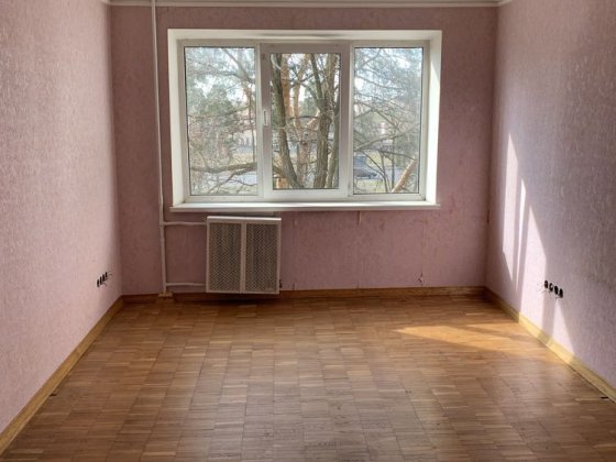 Продажа 2 кв. 47м. Ул. А. Навои 67. Парк. Озера. 20 минут ходьбы метро Киев