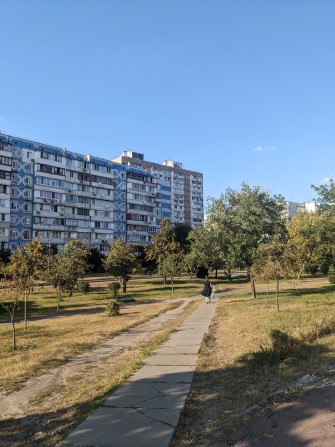 Продажа 2х комнатной квартиры под бизнес. Первый этаж. - фото 1