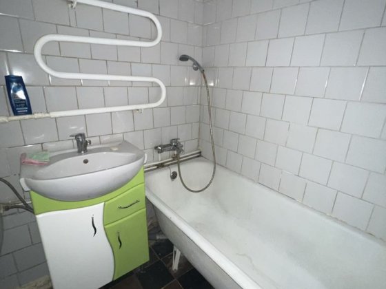 Продам 2кім квартирув районі Глобалу Житомир