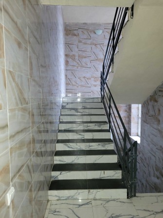 Продам 1-кімнатну квартиру в центрі - фото 1