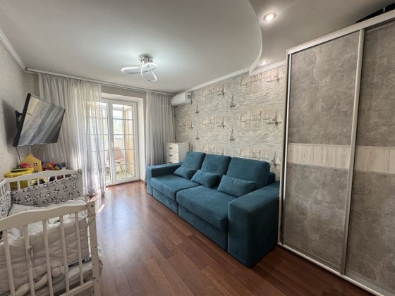 Продам 2 к.кв р-н Слобожанский ( ост. Донецкая ) Днепр