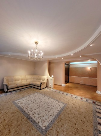 Продаж розкішної 3-кім квартири в серці міста - фото 1