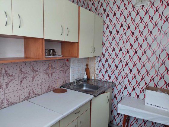 Продається 1 кімнатна квартира по вул. Бажана 9-В Киев