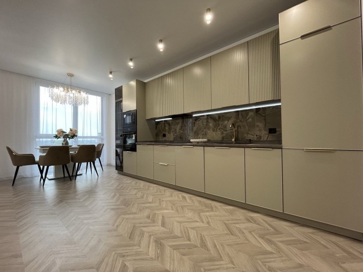 Central park!Велика та стильна двохкімнатна квартира - фото 1