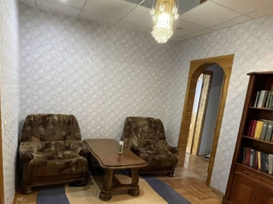 Продам велику 4-и кім.квартиру в р/ні  5 кутів! Чернигов