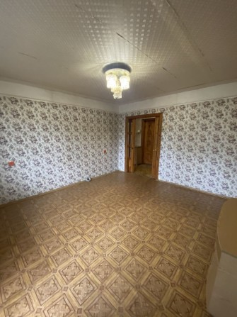 Продам ІДЕАЛЬНУ ПІД РЕМОНТ, велику 2 кімн. квартиру 6/9 поверх, цегла - фото 1