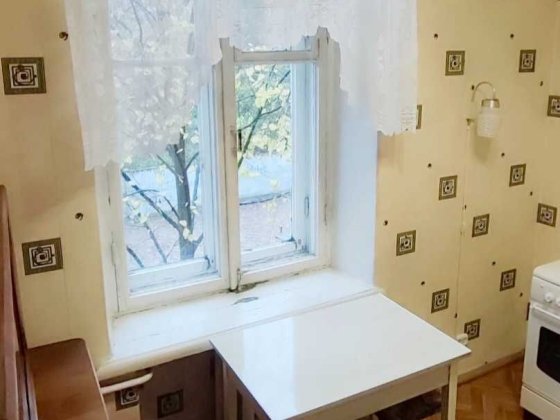 Власник продає 3к квартиру м. Звіринецька  Печерськ. Гараж 120000у.е Киев