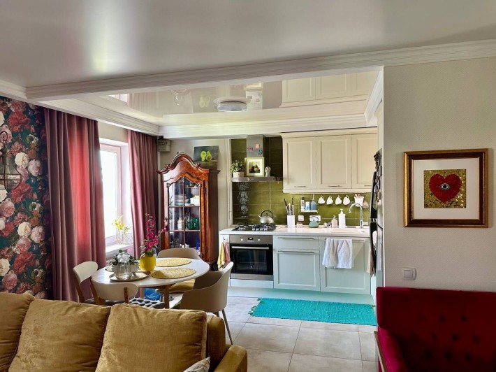 Продам 3-кімнатну квартиру   вул. Менахем‑Мендл Шнеєрсон , 5 - фото 1