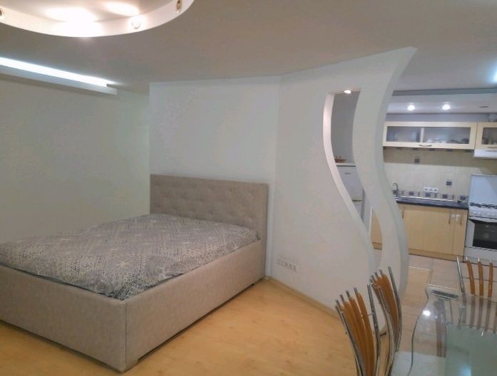 Продам 2ком квартиру  Центр  ,Сичеславская  Набережная 11  евроремонто - фото 1