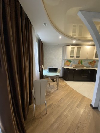 Квартира в цегляному будинку 5 поверх - фото 1