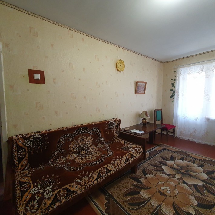 Терміново продам 1-но кімн. квартиру 5/9  в Центрі Космосу. - фото 1