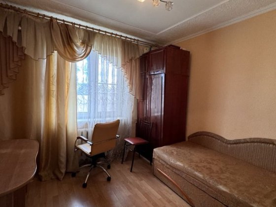 Продам 3-кімнатну квартиру по вул.Литвиненко Винница