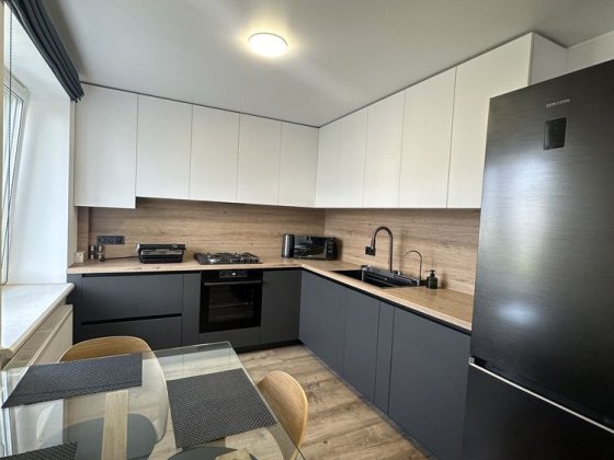 **ЦЕНТР! ЦУМ! Сучасна 2-Кімн. по вул. Пятницька, Цегл. Буд. Чернигов