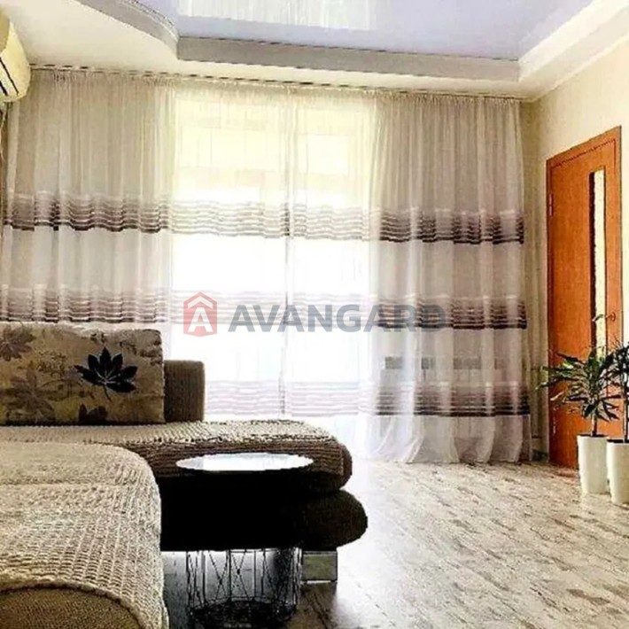 Продам трикімнатну повнометражну квартиру на Правому Березі. - фото 1