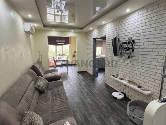 Велика 4-кімн. квартира на Пісках Запоріжжя