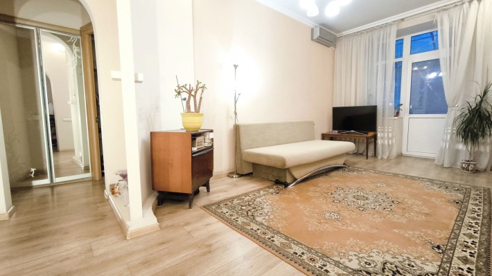 Продам 2-кімнатну квартиру у центральній частині міста! - фото 1