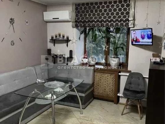 Продаж 2кім.Стадіонна 3а, поруч метро Вокзальна, Солом'янська площа Киев