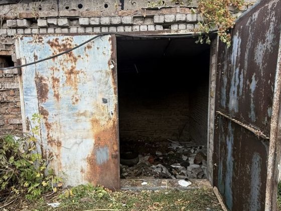 Гараж в ГК ТЕМП1, гара на бамі, для МіКРОАВТОБУСА, ПОТРІБЕН РЕМОНТ Александрия