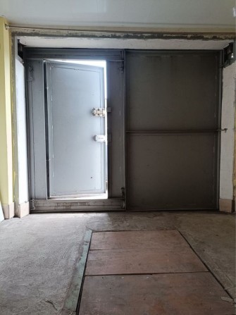 Продам  гараж в центре. Еl. - фото 1