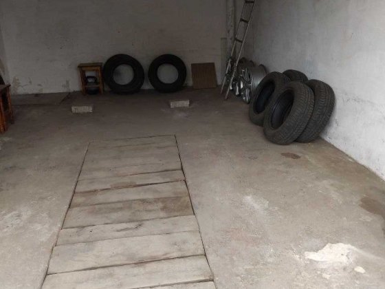 Гараж з погребом та оглядовою ямою м. Кам'янка Кам'янка