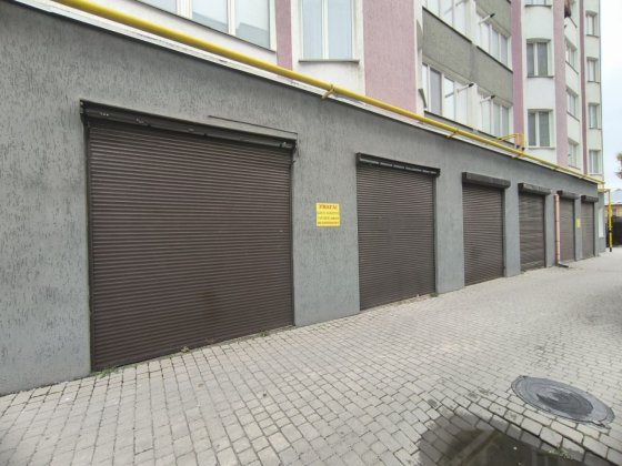 Продам шикарний , просторий гараж в ЖК "Львівський" , південно-захід Хмельницький