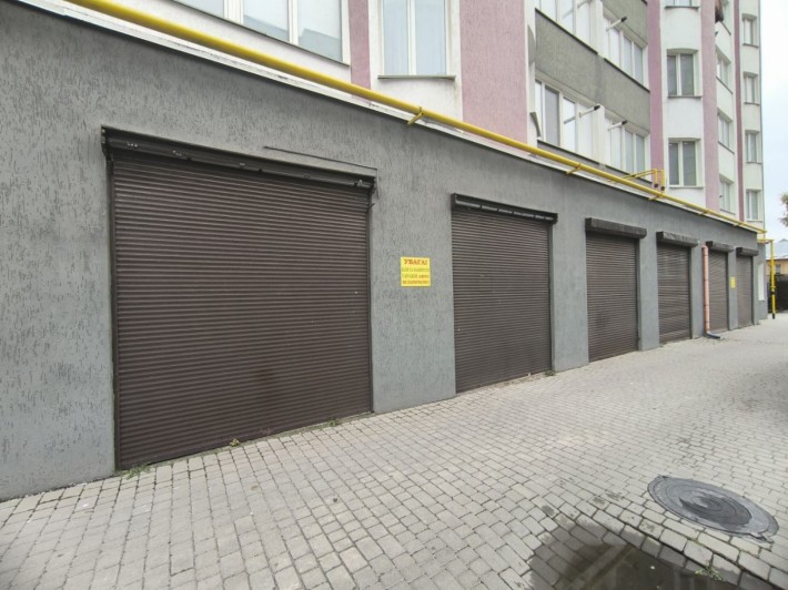 Продам шикарний , просторий гараж в ЖК "Львівський" , південно-захід - фото 1