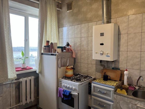 Продам 1к квартиру вул.Перемоги вид на Дніпро Запорожье