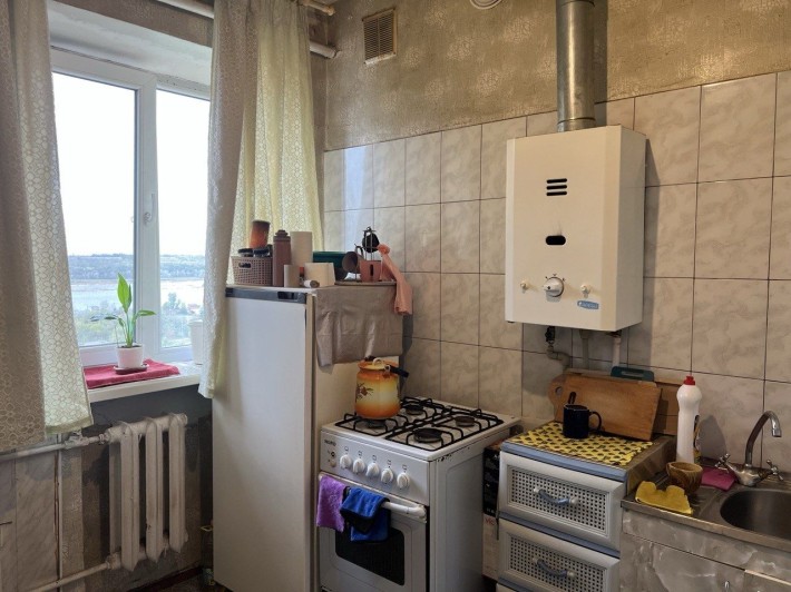Продам 1к квартиру вул.Перемоги вид на Дніпро - фото 1