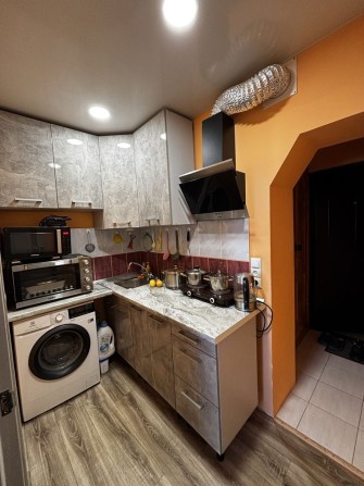 Терміново! ВІД ВЛАСНИКА!   Продам однокімнатну квартиру у гуртожитку - фото 1