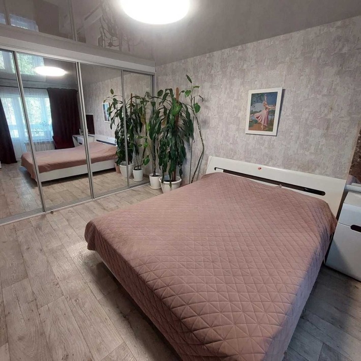 Продаж 3 кімнатної квартири, Малий ринок (Українська) 213-151-889 - фото 1